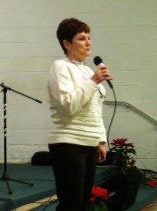 Paula McKinley Shares a testimony in one of the 5 services